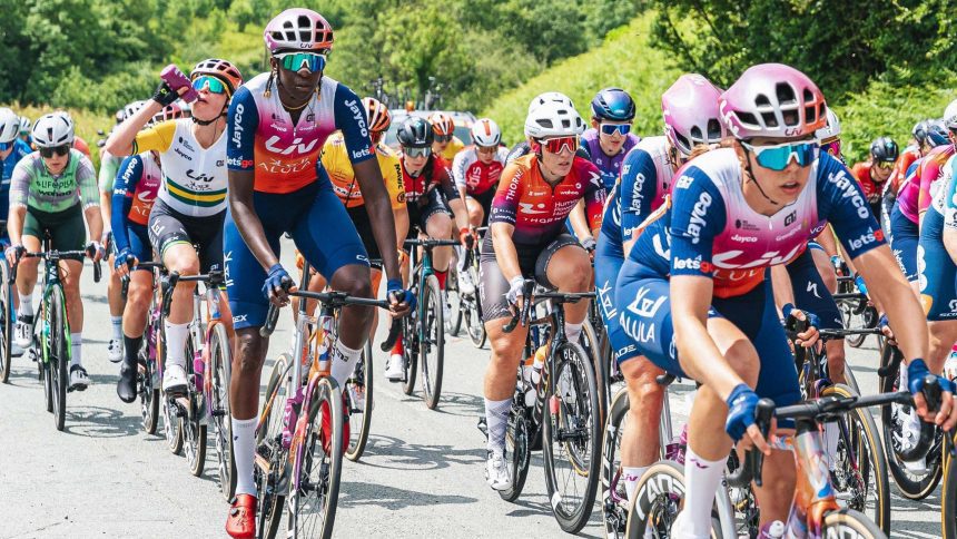 47512a3287980e47dadc5ba6e173593d Женский тур по Британии, установленная на поле записи