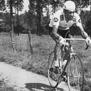 Британская легенда езда на велосипеде Хобан умирает в возрасте 85 лет