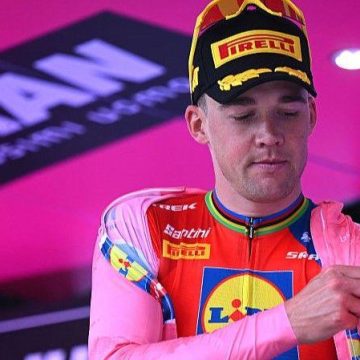 Педерсен выигрывает Джиро Нович