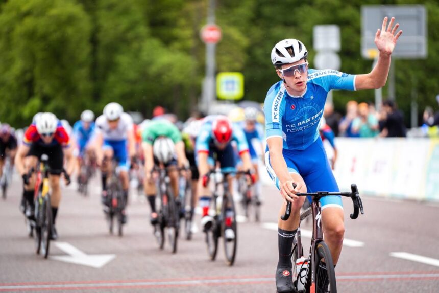 d25fbaf9a09b2af3ea267f03407101f4 «Пять колец Москвы»: Вадим Гречишкин выигрывает этап на Воробьевых горах и становится лидером гонки