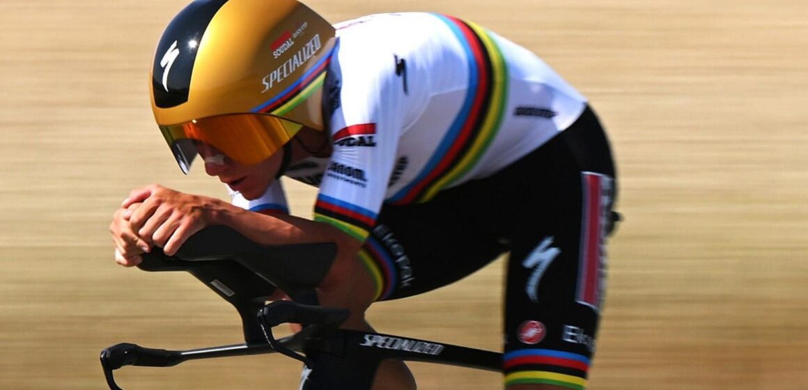 Vendepoel выигрывает четырехкратный испытание дофина, чтобы взять на себя лидерство