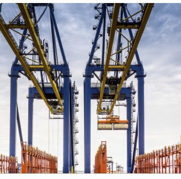 Международные морские перевозки: доставка грузов в Египет и контейнерная логистика из США