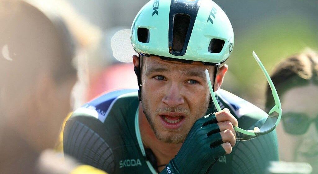 Милан выигрывает восьмой тур после Bunch Sprint