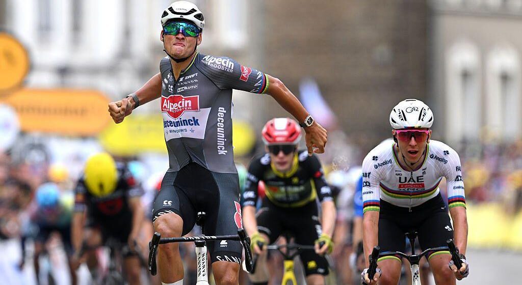 Van der poel pips pogacar в отделке спринта на втором этапе