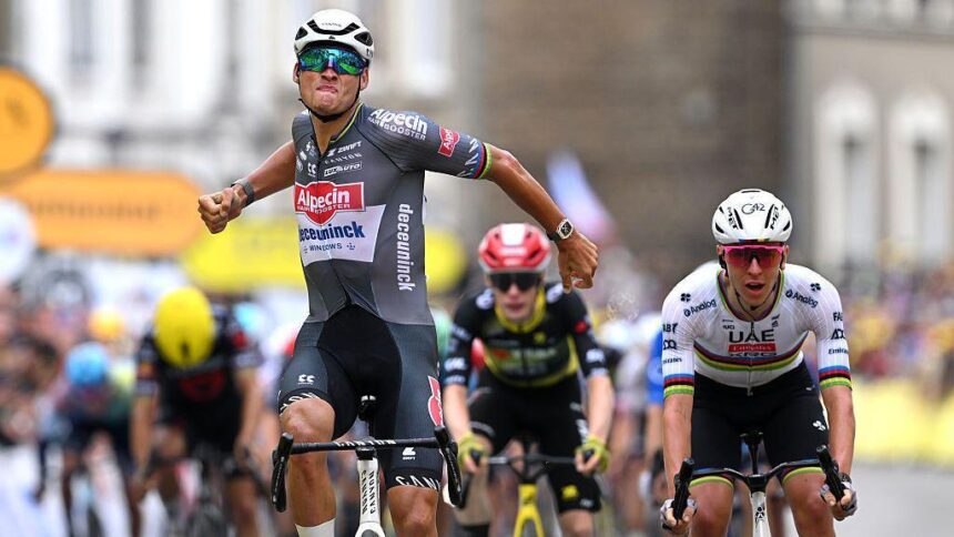 Van der poel pips pogacar в отделке спринта на втором этапе