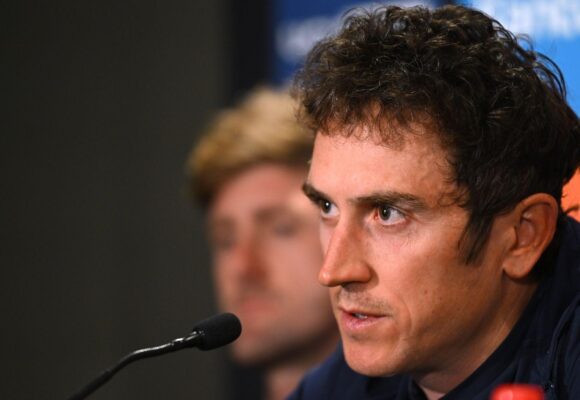 Томас смотрит на роль менеджера Ineos после финальной гонки