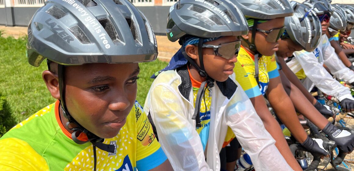 Как велоспорт дает надежду женщинам-велогонщикам Руанды