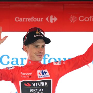 Вингегаард вернулся на Вуэльту после того, как протест сорвал сцену