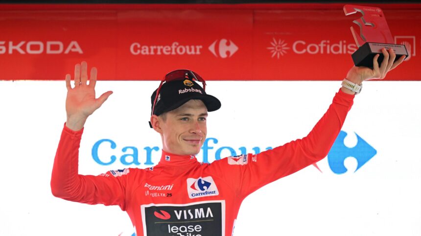 c94e876ca6088c894a1015abfcbebe5c Вингегаард вернулся на Вуэльту после того, как протест сорвал сцену