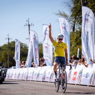 Победитель четвертого этапа «Дружбы народов Северного Кавказа», лидер гонки — Савва Новиков
