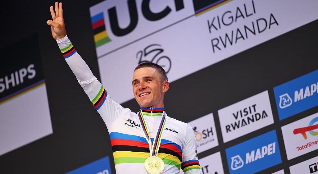 Evenepoel завоевывает еще один титул чемпиона мира по гонкам на время