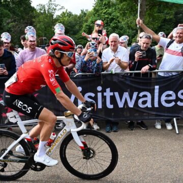 303ac6c312d33b36bfb30e15f251074b Тысячи людей выстроились в очередь на последнюю гонку Томаса