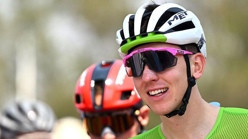 Imperious Pogacar выигрывает миры с эпической сольной атакой