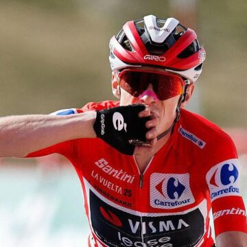 Vingegaard закрывает на Vuelta победу, Pidcock набор для подиума