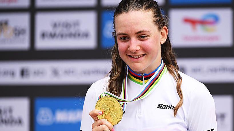 Backstedt претендует на золото в гонке на время до 23 лет на Worlds