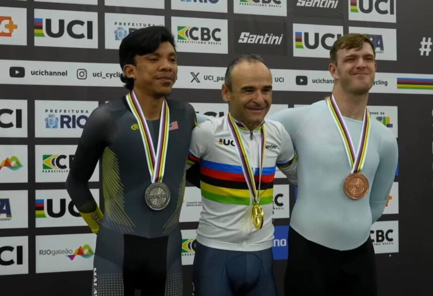 Иван Ермаков завоевал бронзу на чемпионате мира по паравелоспорту в Рио-де-Жанейро