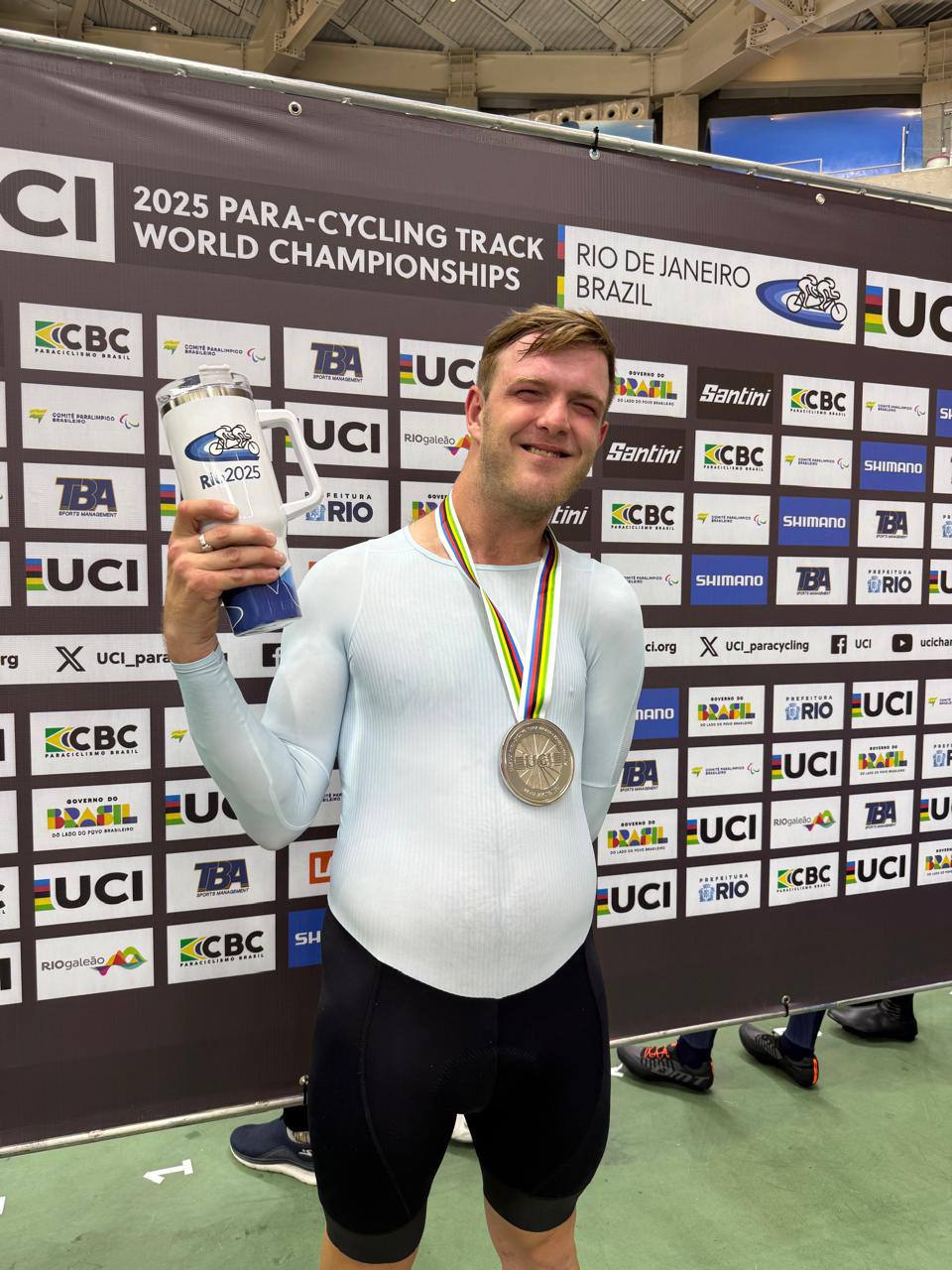 Ермаков завоевал серебро на чемпионате мира по паравелоспорту в Рио, прибавив вторую медаль в копилку! 1 4d02208833a16ee635e84417d5ff989e