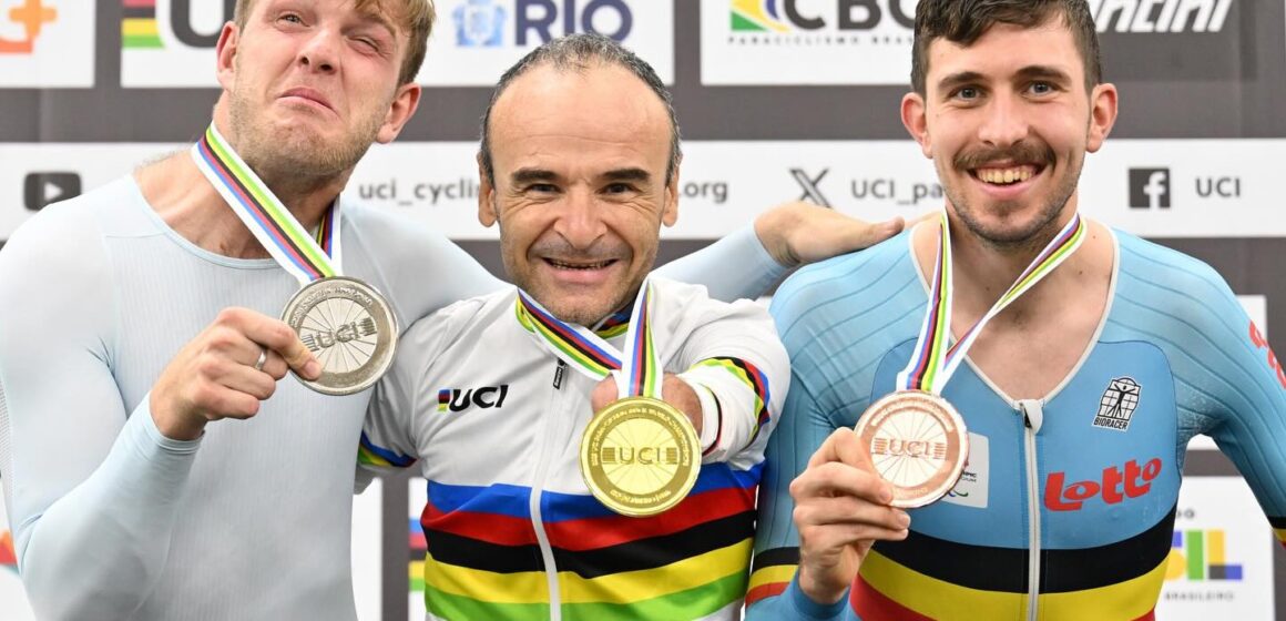 Ермаков завоевал серебро на чемпионате мира по паравелоспорту в Рио, прибавив вторую медаль в копилку!