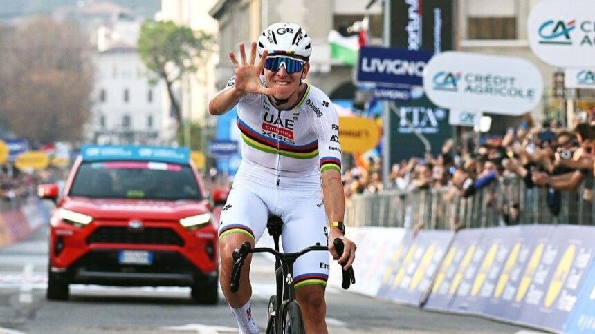 d6341e3397a9bf0700e2b15e18033c80 Доминант Погакар побеждает в Il Lombardia с равным рекордом