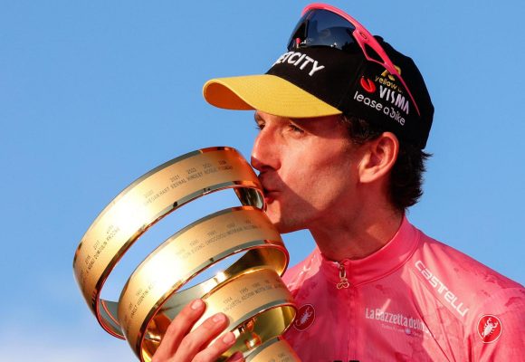 Саймон Йейтс объявил о шоковом уходе из велоспорта