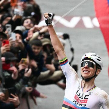 Pogacar выигрывает Strade Bianche в рекордный четвертый раз