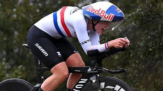 Backstedt выигрывает Vuelta в гонке на время в Эстремадуре