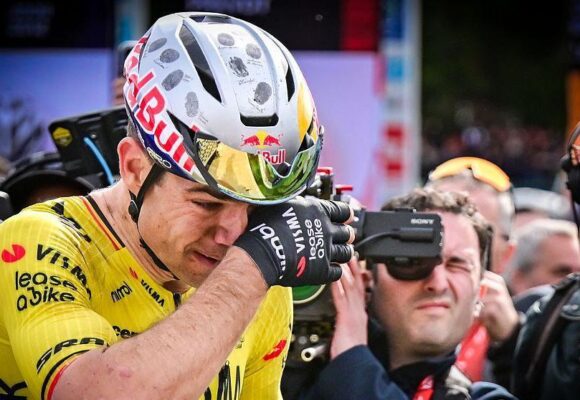 Ван Аэрт обыграл Погакара в захватывающем спринте Париж-Рубе