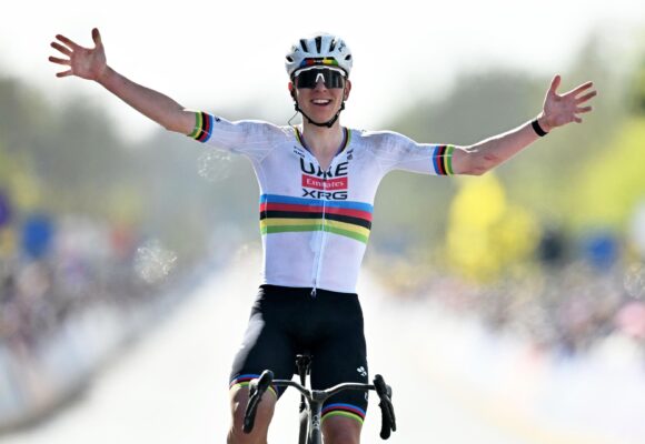 Майти Погакар повторил рекорд, одержав третью победу во Фландрии