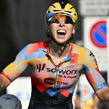 7e5faa7366ca43207617a605a7ea17e7 Вибес мчится к победе на первом этапе Tour de France Femmes