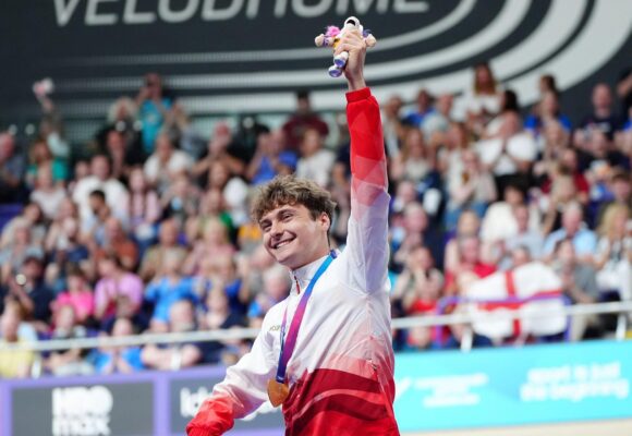 Робертсон побил рекорд Игр и выиграл золото в велоспорте
