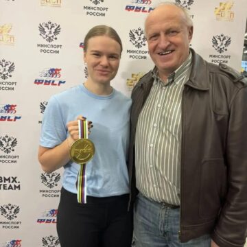 Триумфальное возвращение: чемпионку мира-2026 по велоспорту на треке Лысенко торжественно встретили в Москве