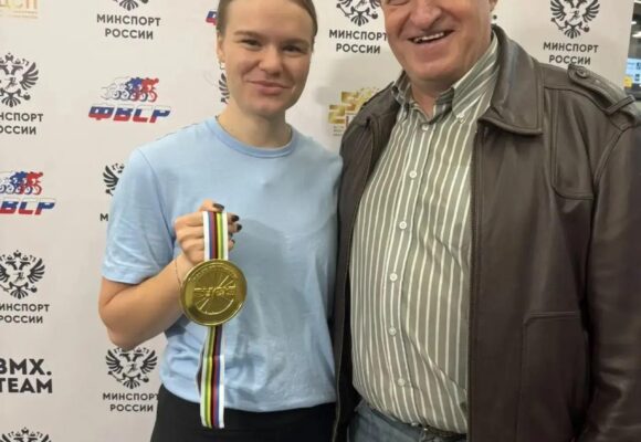 Триумфальное возвращение: чемпионку мира-2026 по велоспорту на треке Лысенко торжественно встретили в Москве